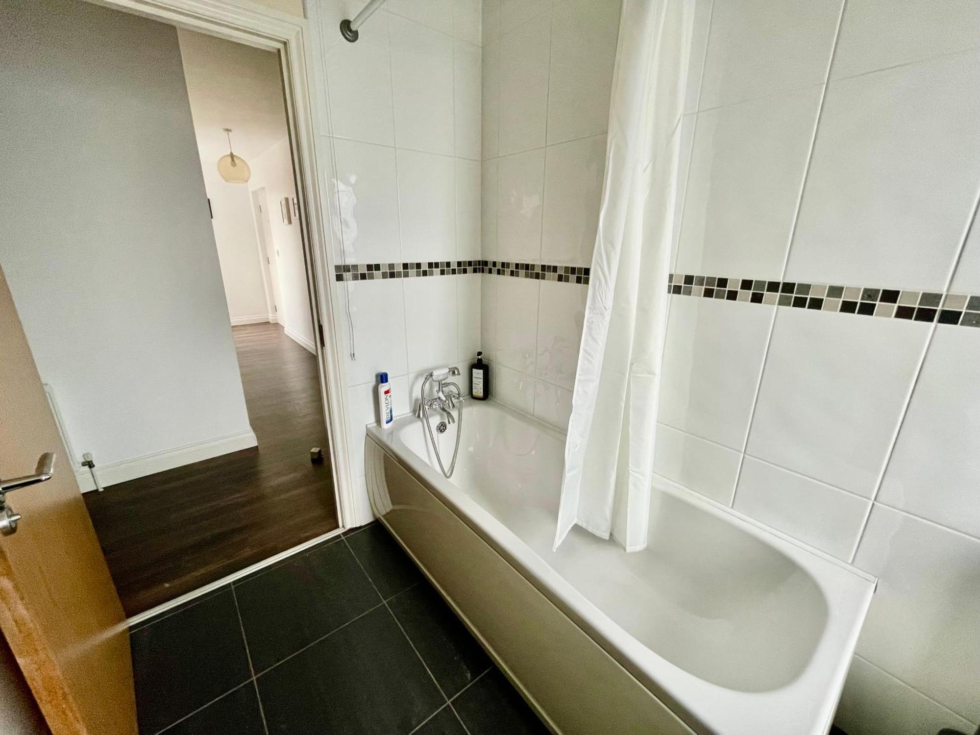 2 Bedroom City-Centre Apartment With Free Parking Belfast Eksteriør bilde